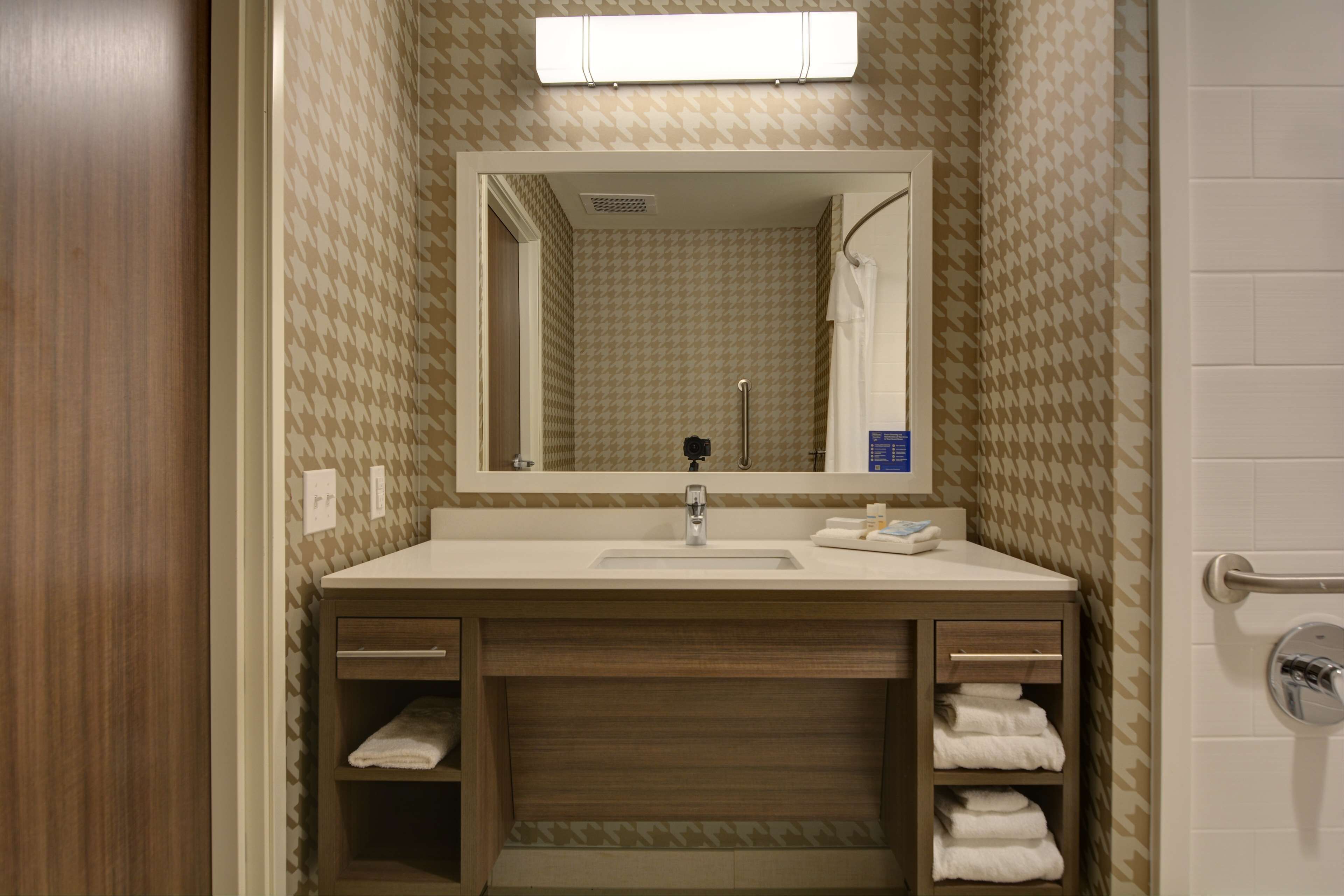 studio, 1 queen bed, accessible, bathtub | bathroom | free toiletries, hair dryer, towels, soap