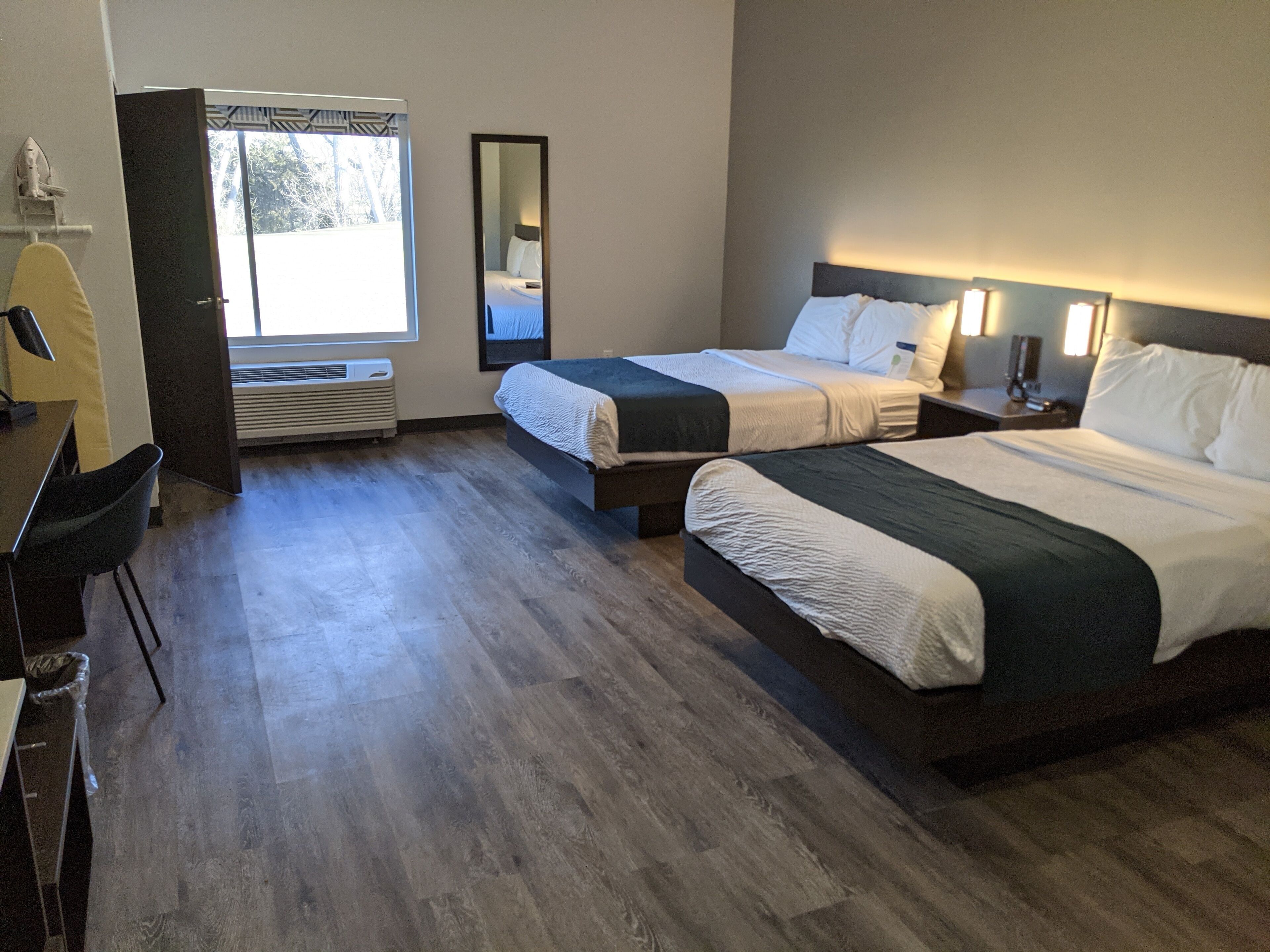 free wifi, bed sheets