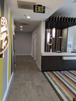 Interior - Studio 6 North Platte, NE - East (North Platte)