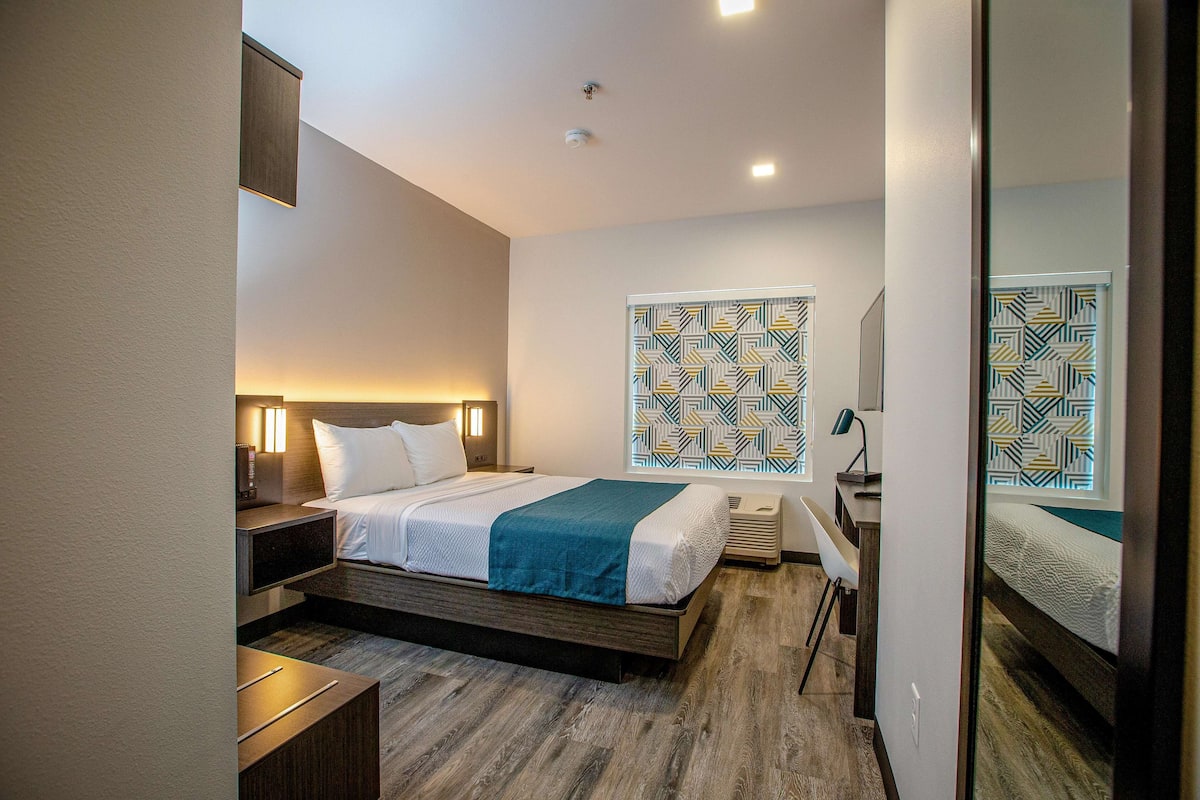 Bureau, espace de travail pour ordinateurs portables