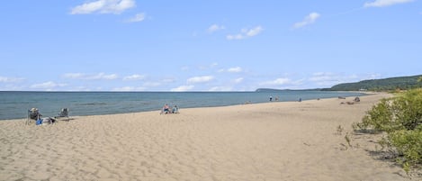 Beach nearby, sun-loungers, beach towels