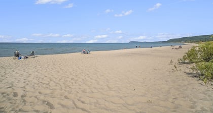 Leelanau condo on golf course close to beaches, wineries, sand dunes, and more