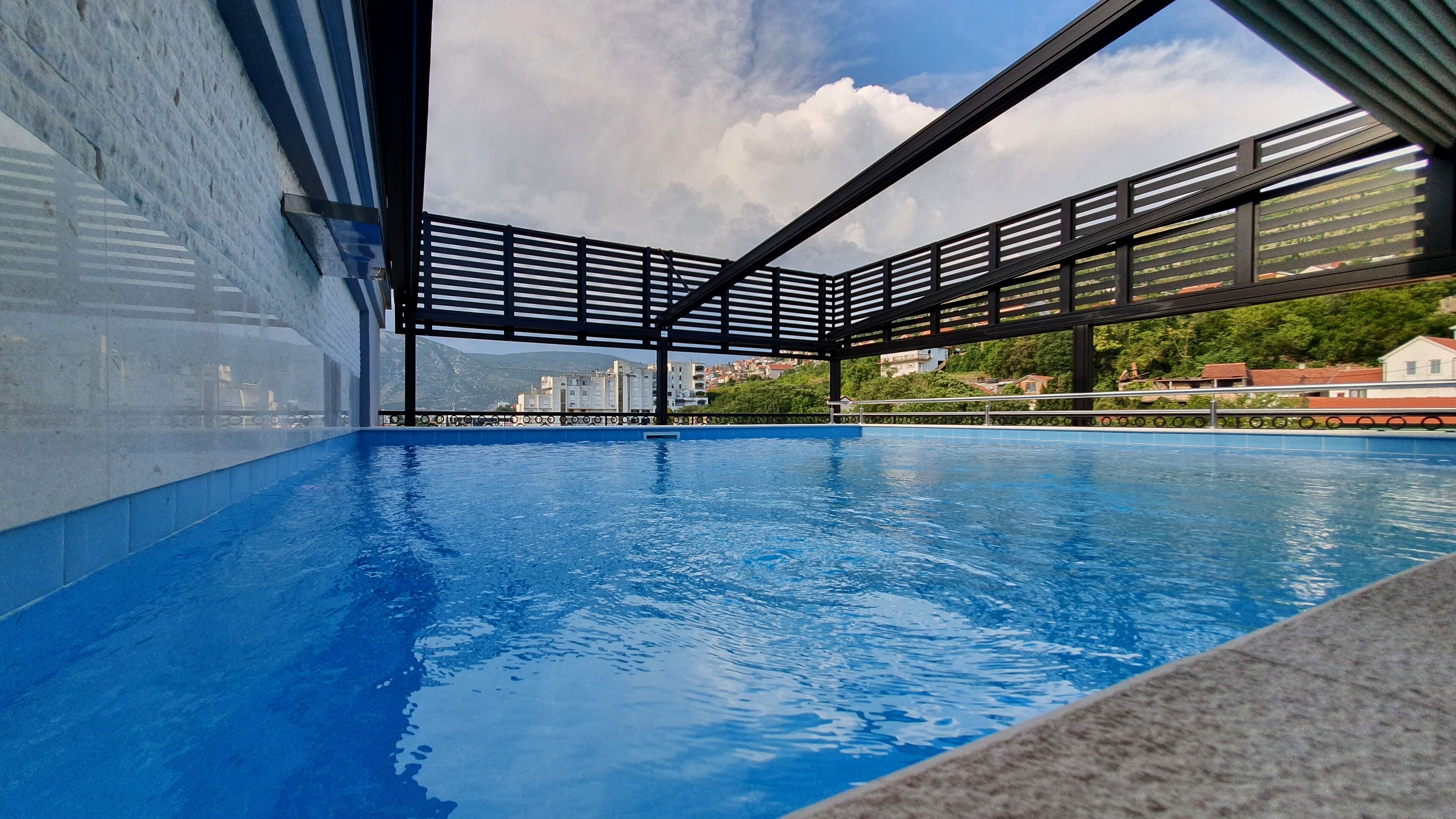 outdoor pool, pool loungers