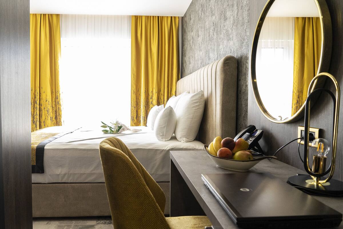 Deluxe-Doppelzimmer (109) | Hochwertige Bettwaren, Daunenbettdecken, Minibar, Schreibtisch
