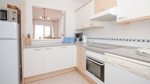 Refrigerador, microondas, horno y lavavajillas 