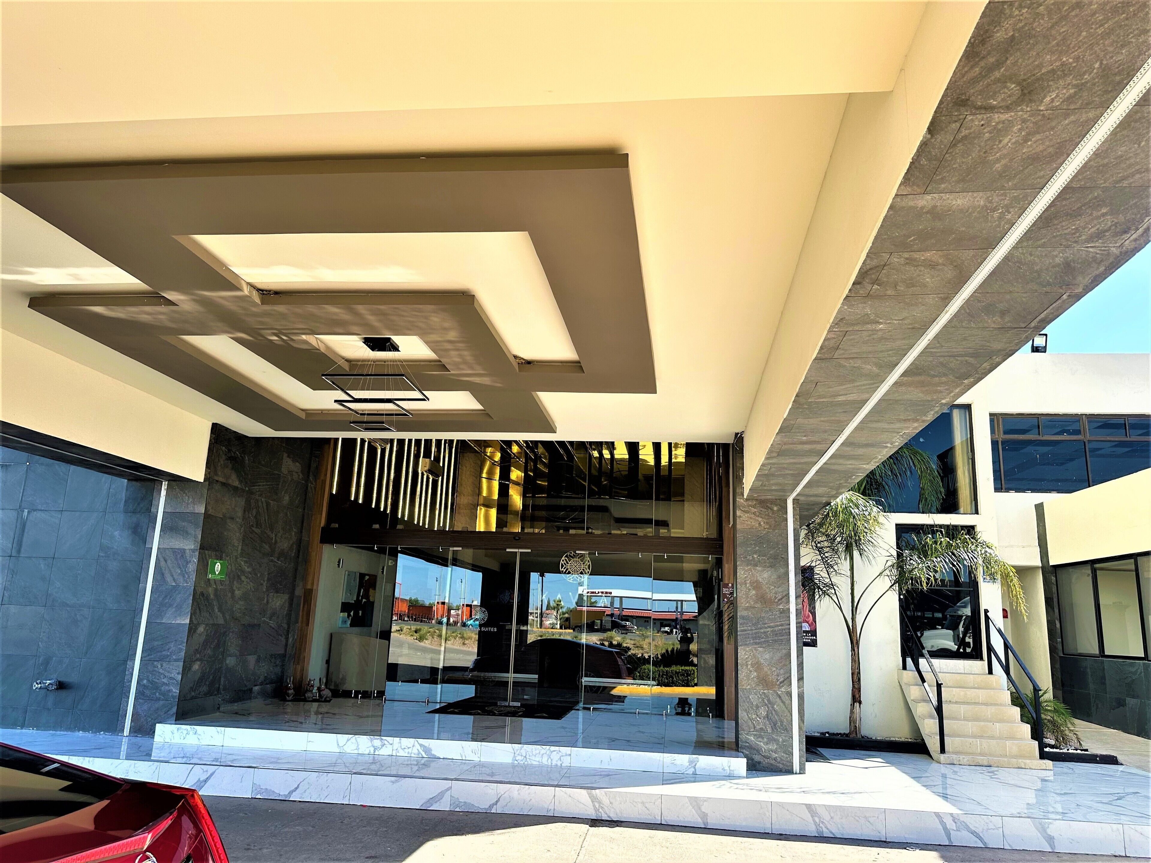 Vista frontal de la propiedad