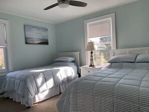 2 bedrooms, iron/ironing board, free WiFi, bed sheets - Riverhead Farm House (Calverton)