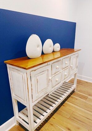 Interior - Elegant 2BDR Suite with 2 King Beds (Augusta)