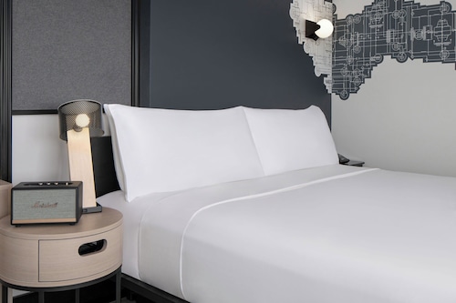 Aloft by Marriott Shenandoah Woodlands Area