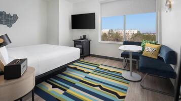 Hypo-allergenic bedding, in-room safe, laptop workspace, blackout drapes