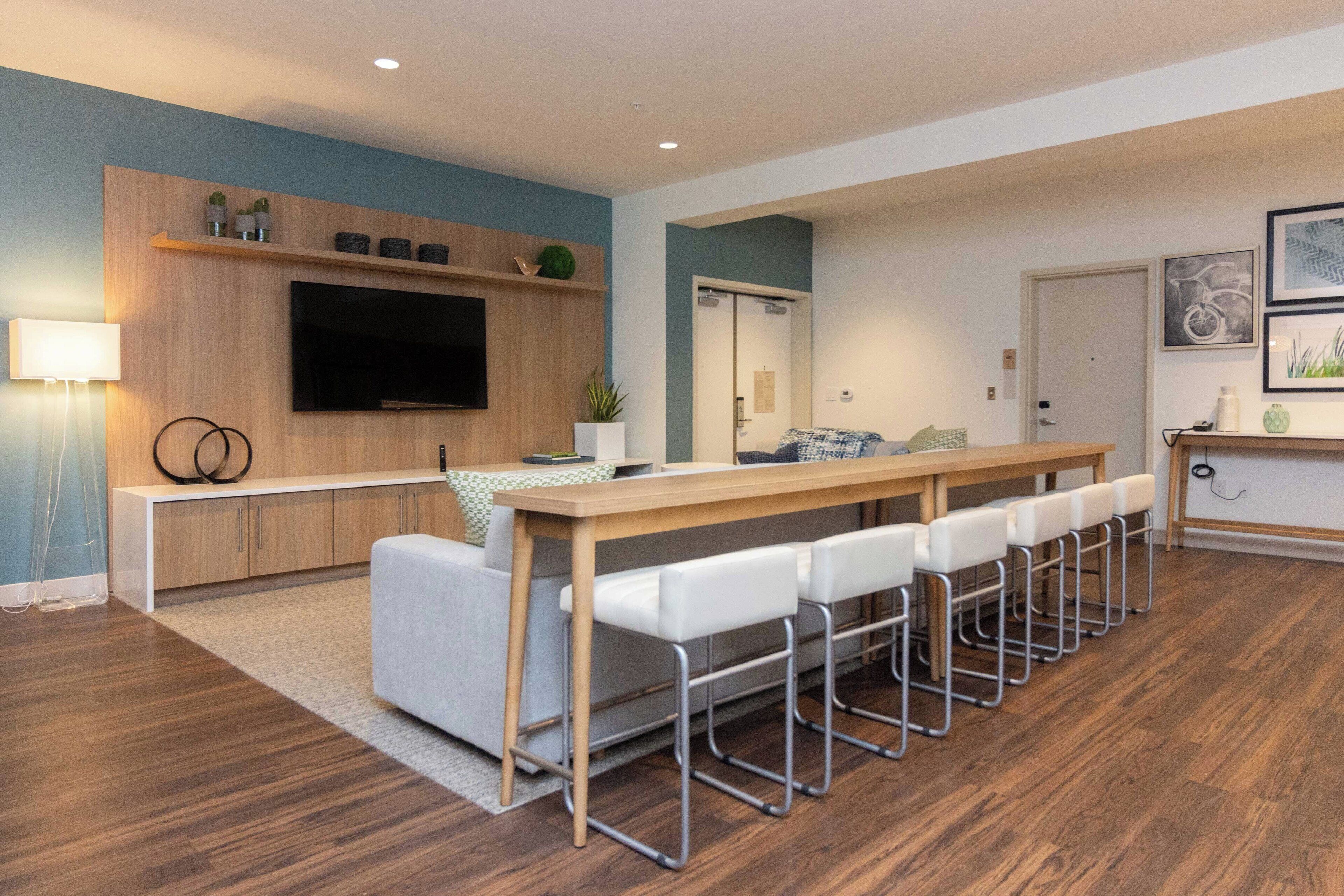 1 bedroom, hypo-allergenic bedding, pillow-top beds