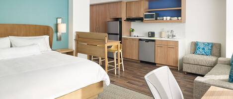 Studio, 1 suuri parisänky ja vuodesohva, keittiö | 1 makuuhuone, allergiatestatut vuodevaatteet