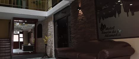 Télévision de 29 pouces avec chaînes par câble