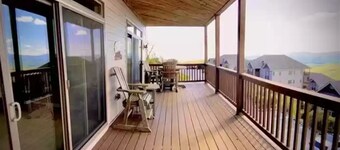 Blue Ridge Postcard View.  Long Range, Layered Mountain Views!