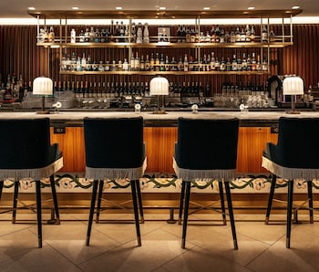 3 restaurants, breakfast, lunch, dinner served; American cuisine at Thompson Dallas, by Hyatt