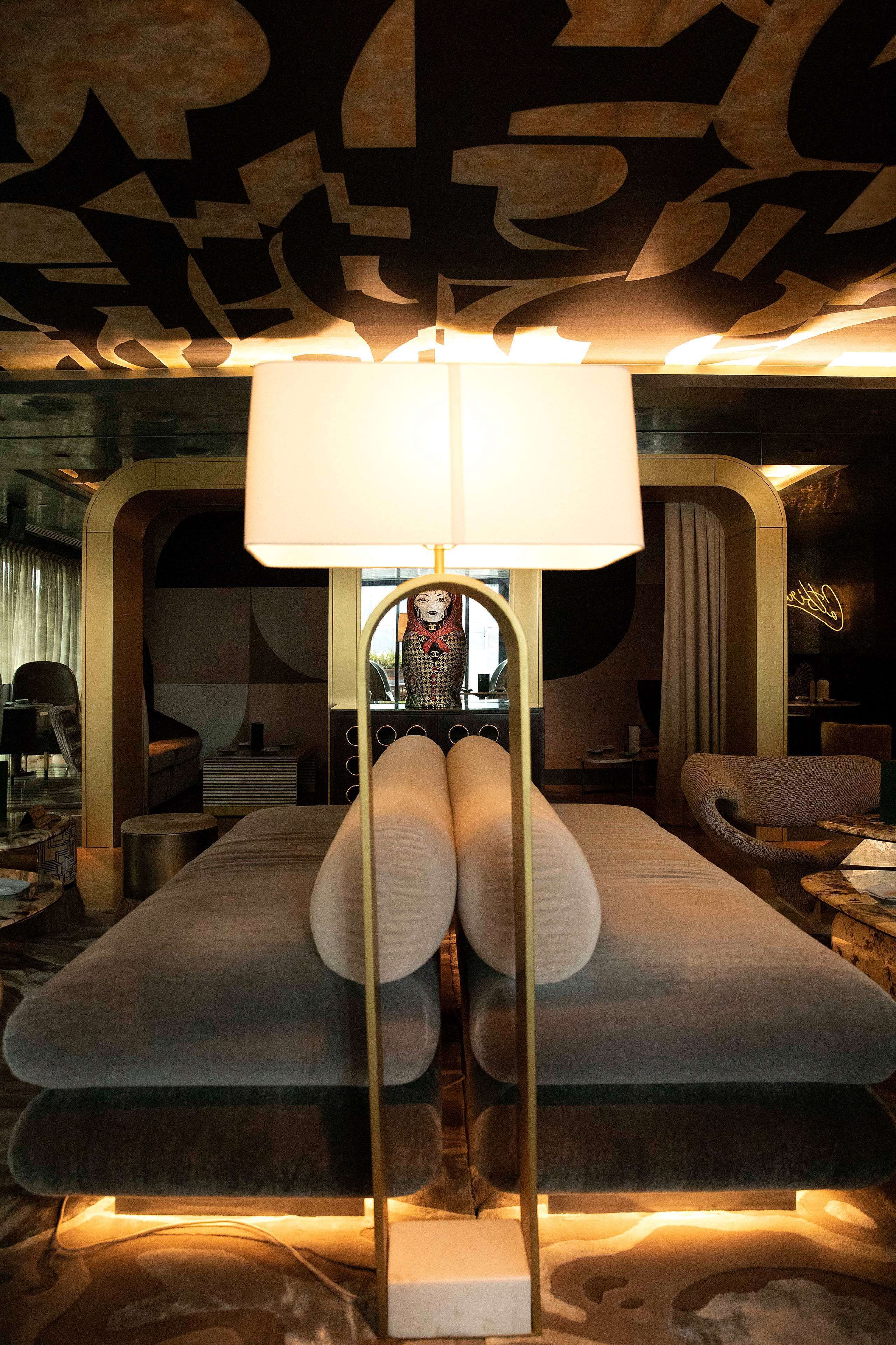 3 restaurantes, se sirven desayunos, comidas, cenas y cocina americana