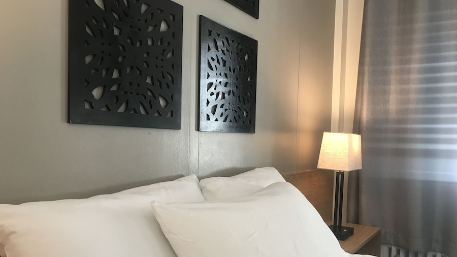 Touchstone Hotel - City Center