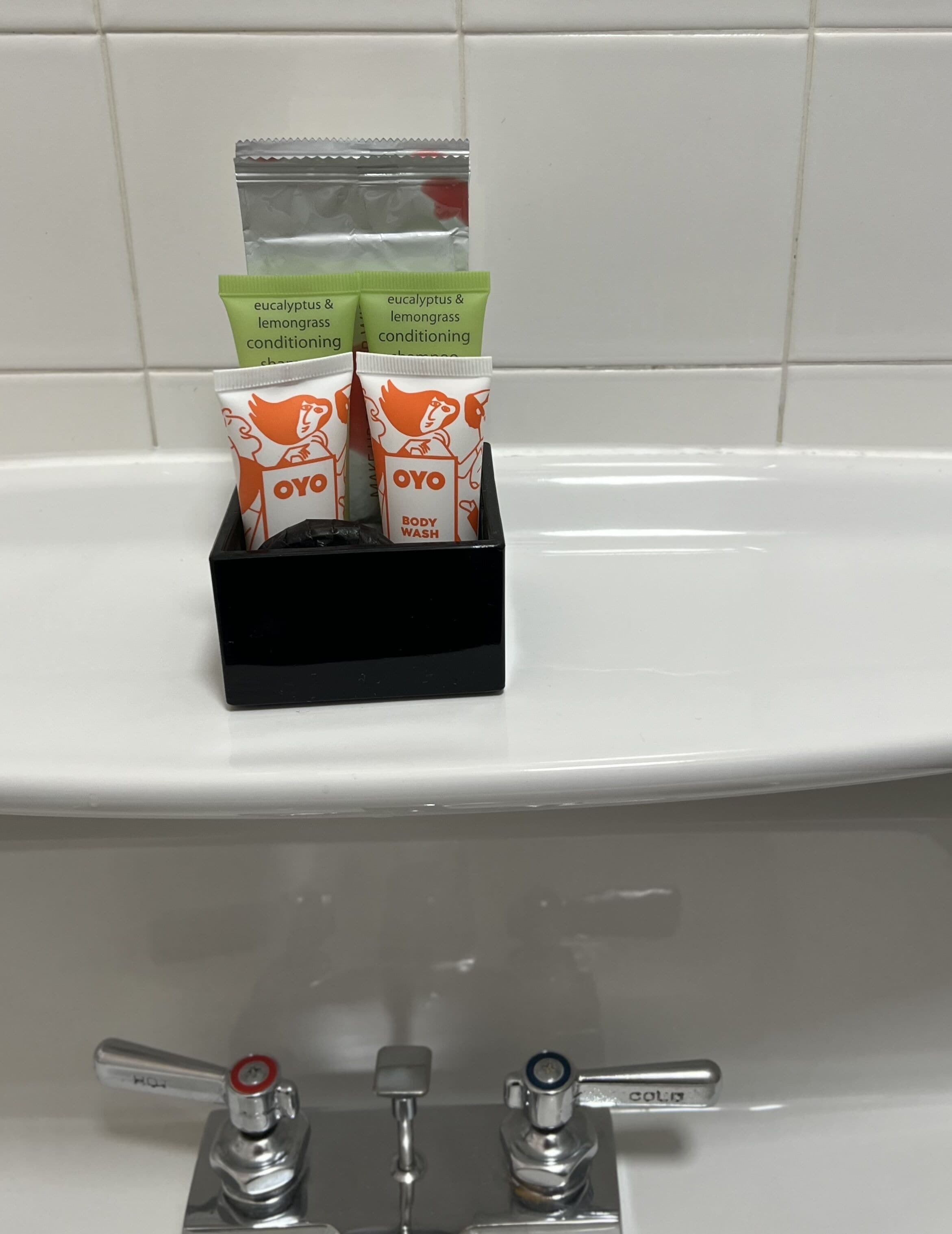 standard room, 1 queen bed | individually decorated, individually furnished, iron/ironing board