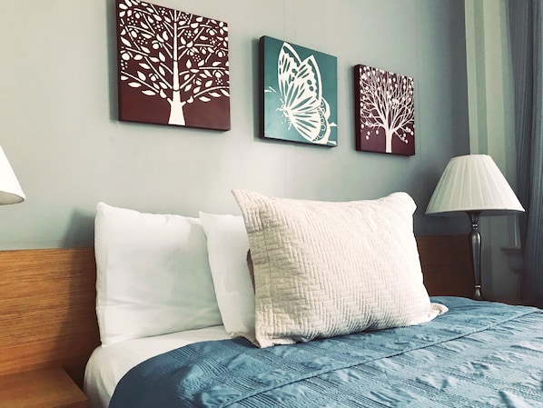 Economy Room (Petite Double room) - Touchstone Hotel - City Center (San Francisco)