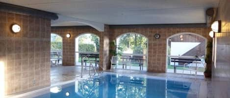 Indoor pool, outdoor pool