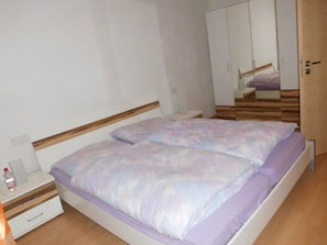 1 chambre, chambres insonorisées, Wi-Fi gratuit, draps fournis
