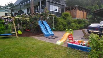 Außen-Kinderspielplatz