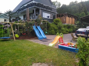 Children’s play area – outdoor