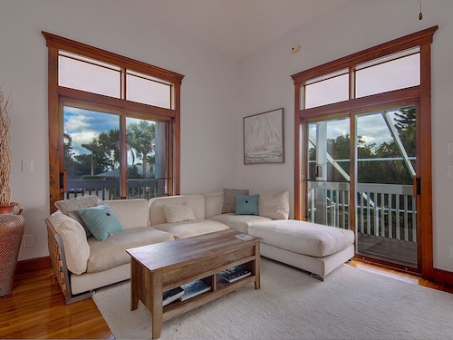 Tropical Key West Home w/ Heated Pool