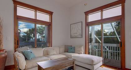 Tropical Key West Home w/ Heated Pool