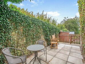 Outdoor dining - 1 bedroom accommodation in Melsonby, near Richmond (Melsonby, near Richmond)