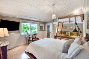 1 室のベッドルーム、旅行用ベビーベッド、WiFi (無料)、ベッドシーツ