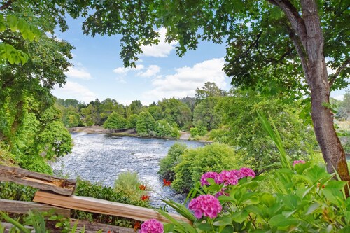 Restful River Retreat