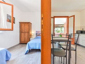 Dining - Lovely apartment for 4 guests with pool, A/C, WIFI, terrace and pets allowed (Naregno)