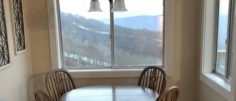 Condo, nhiều giường (10-203) | 1 phòng ngủ, truy cập Internet không dây miễn phí