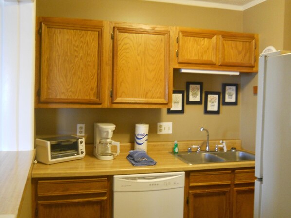 Condo, Multiple Beds (Sugar Ski & Country Club Unit 231 Sil) | Private kitchen | Fridge, microwave, stovetop, dishwasher