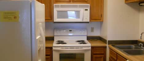 Condo, Multiple Beds (Sugar Ski & Country Club Unit 334 Sil) | Private kitchen