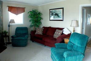 Condo, Multiple Beds (436) | Living room