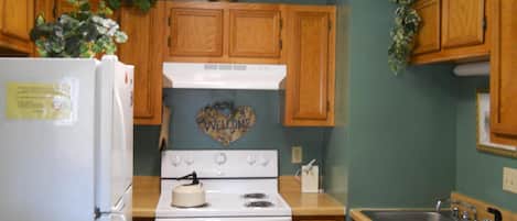 Condo, Multiple Beds (436) | Private kitchen | Fridge, microwave, stovetop, dishwasher