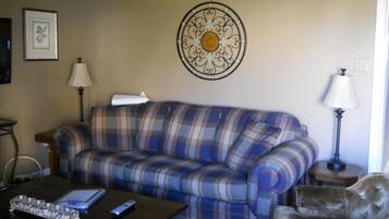 Condo, nhiều giường (514) | Phòng khách | TV