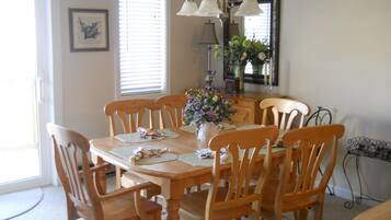 Condo, Multiple Beds (535) | Private kitchen | Fridge, microwave, stovetop, dishwasher