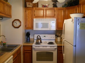 Condo, Multiple Beds (535) | Private kitchen | Fridge, microwave, stovetop, dishwasher - Sugar Ski & Country Club Unit 535 Silver (Banner Elk)