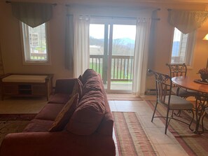 Condo, Multiple Beds (635) | Living room