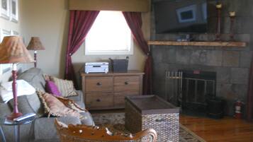Condo, Multiple Beds (Sugar Ski & Country Club Unit 521 Pla) | Living room | Flat-screen TV