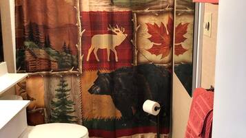 Condo, Multiple Beds (Sugar Ski & Country Club Unit 811 Gol) | Bathroom