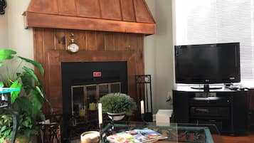 Condo, Multiple Beds (Sugar Ski & Country Club Unit 811 Gol) | Living room