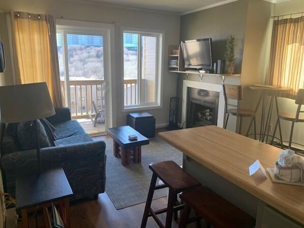 Condo, Multiple Beds (125) | Living room