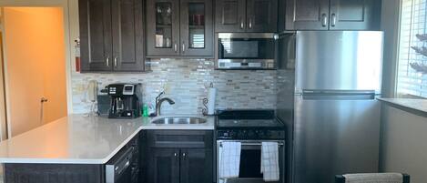 Condo, Multiple Beds (121) | Private kitchen | Fridge, microwave, stovetop, dishwasher