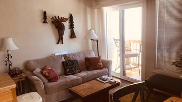 Condo, Multiple Beds (135) | Living room | TV