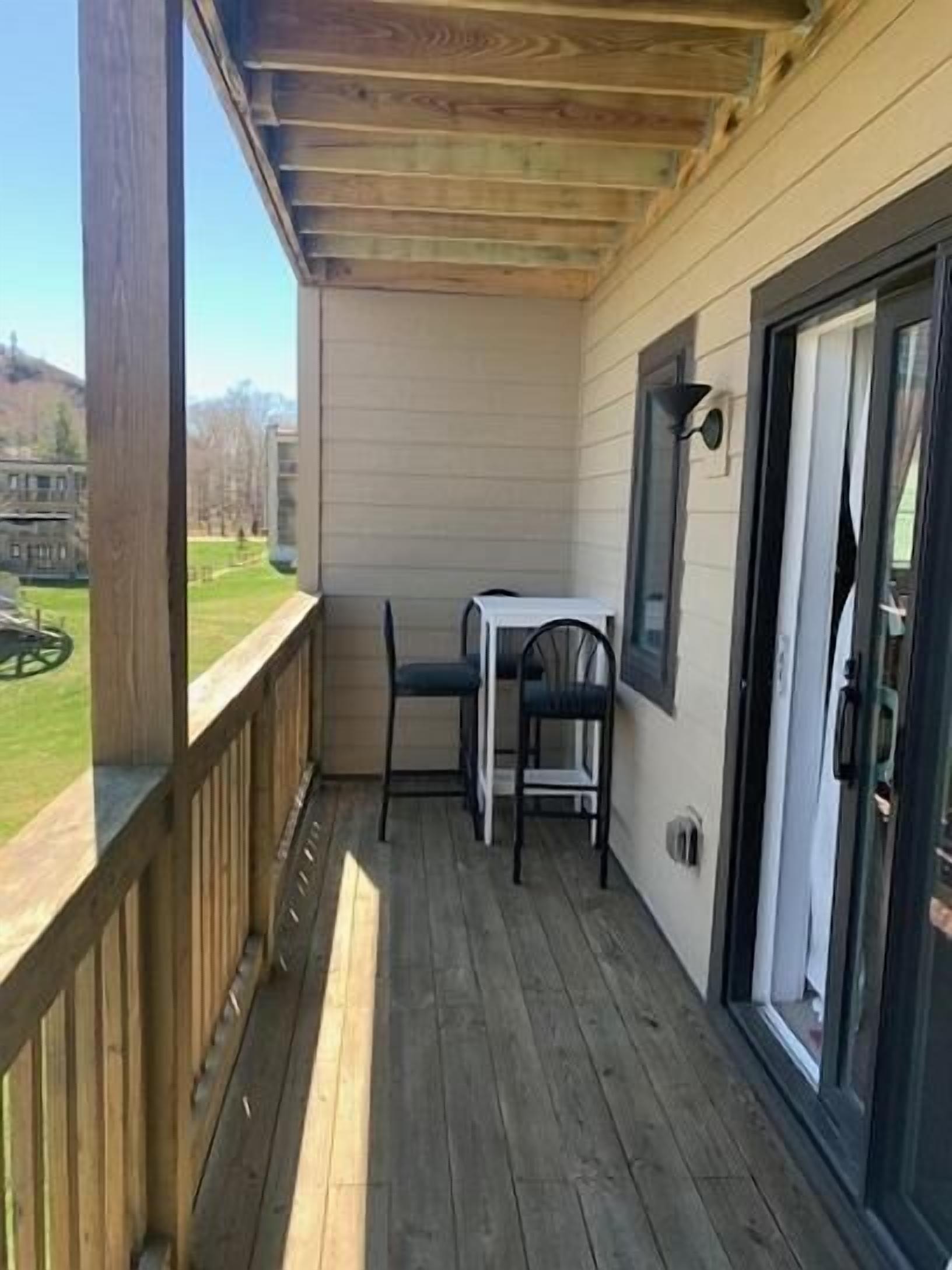 公寓客房, 多張床 (Sugar Ski & Country Club Unit 326 Bro) | 陽台