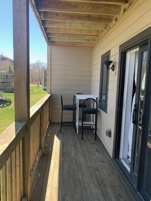 Condo, nhiều giường (Sugar Ski & Country Club Unit 326 Bro) | Ban công